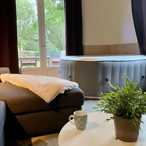 https://le-clos-mirelie.midi-pyreneeshotels.com